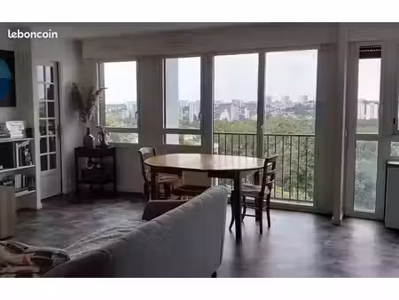 appartement . 4 pièces . 77m2