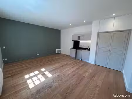 studio 1 pièce 40 m²
