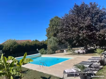 propriété de 221m2 avec piscine