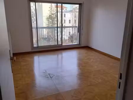 location vide grand t2 très lumineux à vincennes