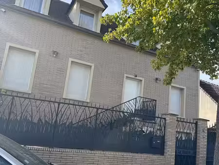 croix buard – maison familiale de 200 m² avec jardin sans vis-à-vis