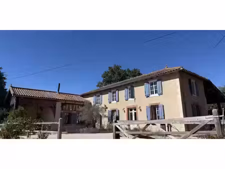 maison avec piscine et jardin masseube (32)