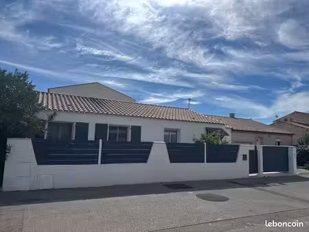 maison jardin piscine gruissan
