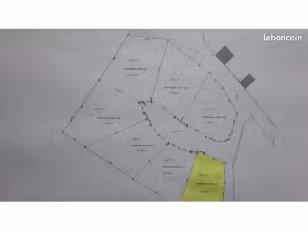 terrain bâtissable 1 388 m² viabilisé – idéal projet familial ou investissement / division