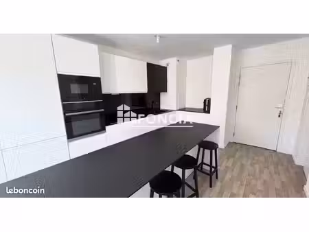 appartement 2 pièces récent avec loggia et parking  dans une résidence récente à villepint