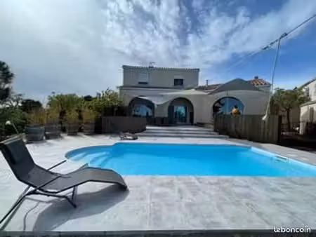 villa 180m2 sur terrain de 1200m2  vue sur mer  piscine