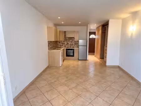 studio non meublé à l’année
