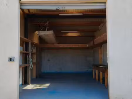 local de de stokage / garage 40m²