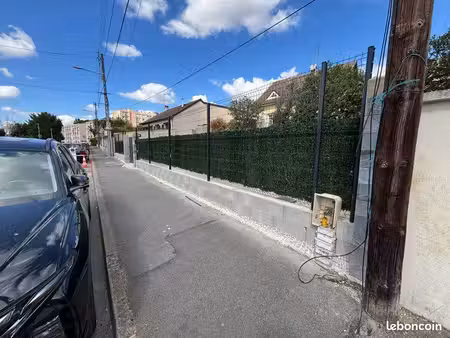 terrain athis mons   clôturé avec eau électricité
