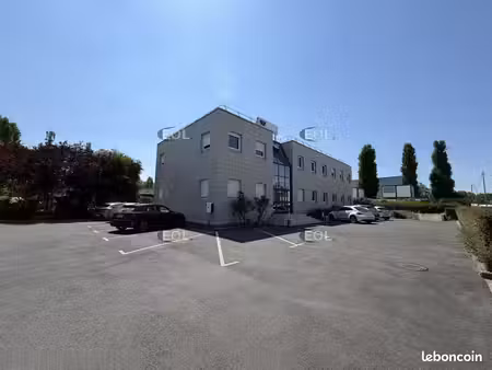 local d'activité 1 949 m²