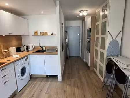 beau studio meublé situé en centre-ville