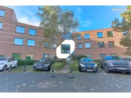 bureaux 74 m²