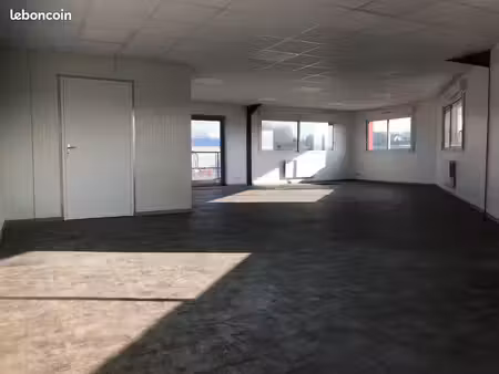 pont-l'évêque / bureau 90 m2 / bordure autoroute