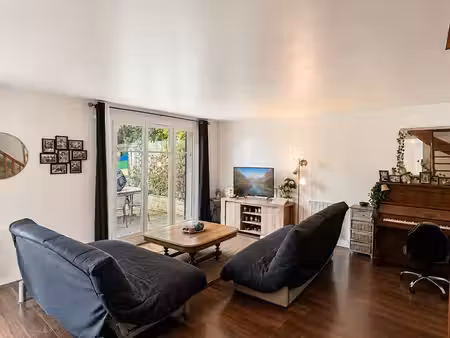 bobigny – maison 3 chambres  jardin  terrasse et garage – métro 5