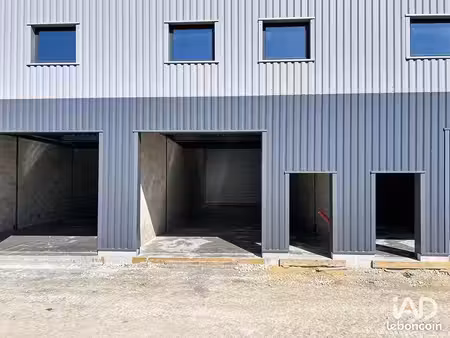 local 162 m² saint-pierre-du-perray