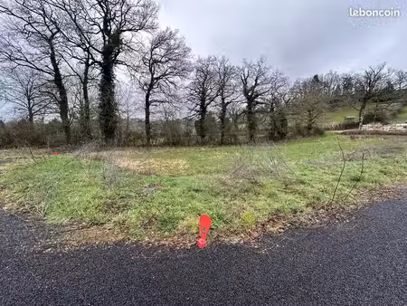 terrain 798 m² montrozier