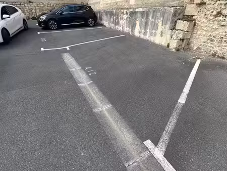 grande place de parking extérieure 17 3 m² – caen