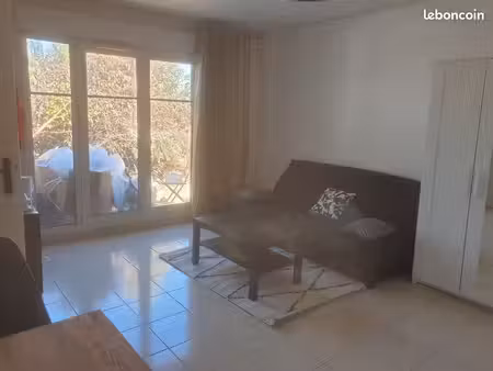 studio meublé pour une fille