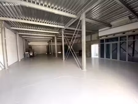 local commercial de 480m2 jarry