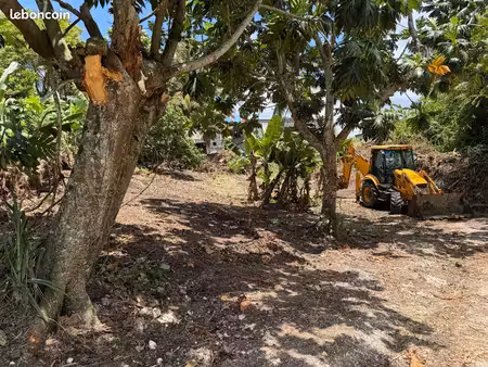 à vendre – terrain constructible de 700 m² – 99 000