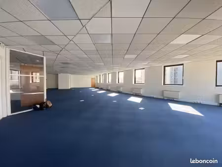bureaux 3 620 m²