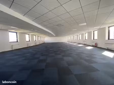 bureaux 382 m²