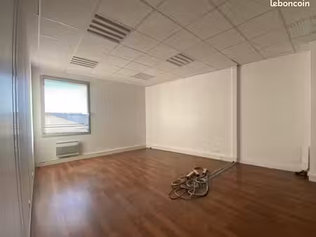 bureaux 103 m²