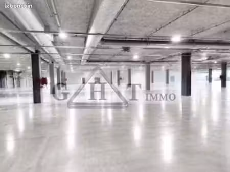 commerce 4 329 m²