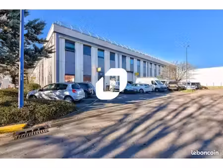 local d'activité 441 m²