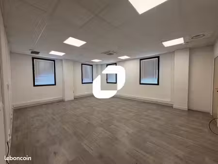 bureaux 226 m²