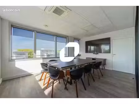 bureau 135 m²