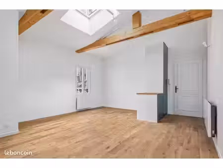 esprit petite maison— 3 pièce atypique & lumineux