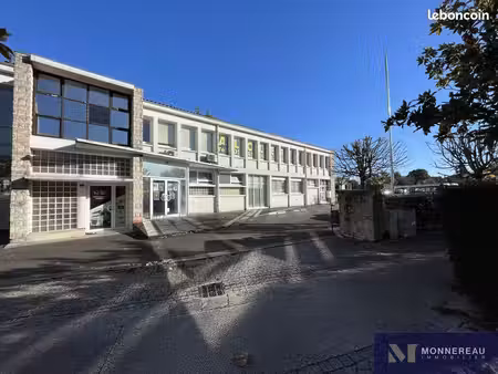 bureaux 128 m² barbezieux-saint-hilaire