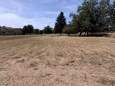 terrain 902 m² aunac