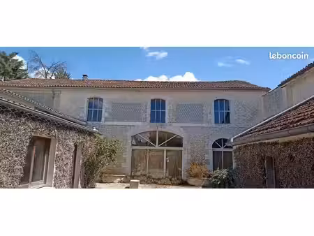 maison grand garage et dépendances