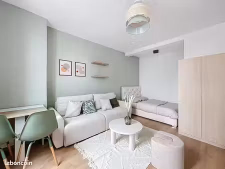 studio lumineux courbevoie 22m2