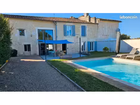 maison familiale de caractère rénovée avec piscine