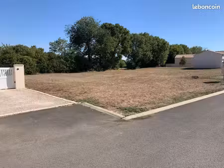 terrain à bâtir de 505 m2 au prix de 20150 à saint-denis-du-pin (17)