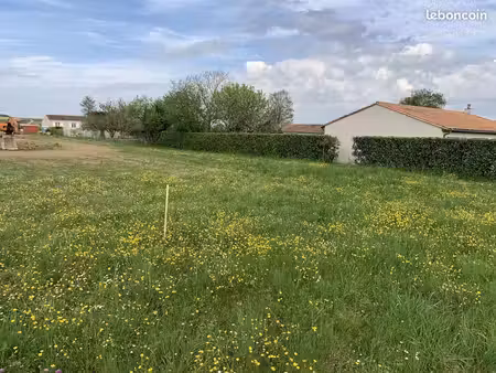 terrain à bâtir de 479 m2 au prix de 32333 à mazeray (17)