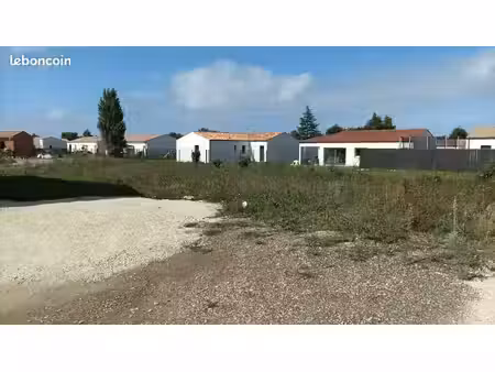 terrain à bâtir de 620 m² à saint-porchaire (17)