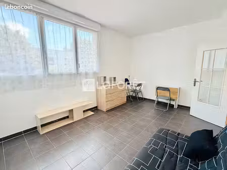 studio 1 pièce 25 m²