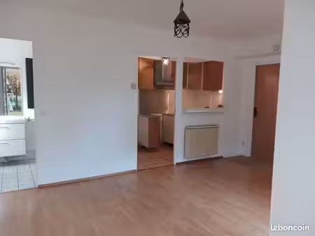 studio meublé - centre le plessis trevise