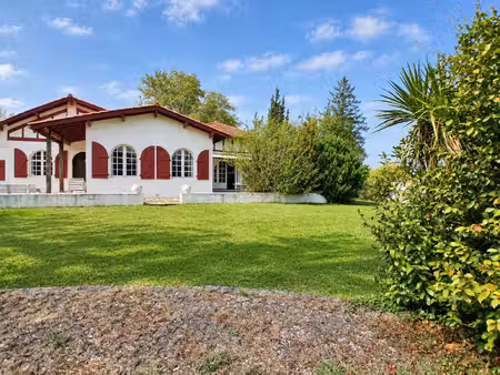demeure de caractère sur une parcelle de 3 460 m2
