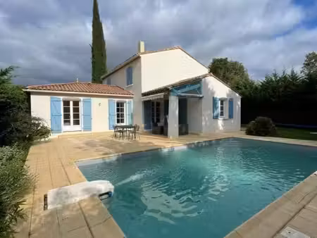 superbe maison d'architecte avec jardin arboré et piscine