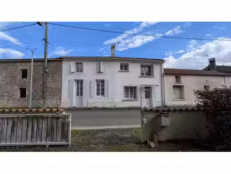 maison à rénover située à saint-simon-de-péllouaille