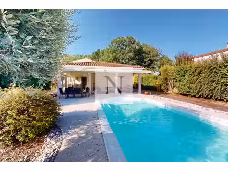 maison 218 m² avec piscine et terrain de 3 383 m²  nord-ouest