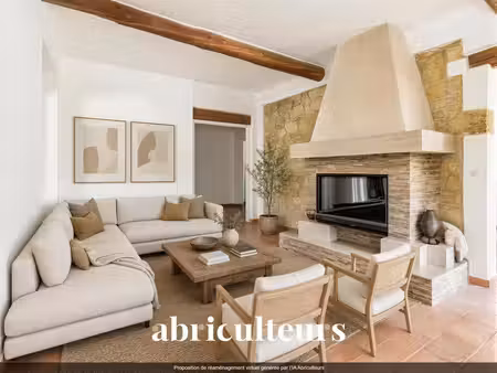 maison familiale en pierre à vendre à grans  sur un jardin arboré de 254 m² (13250)