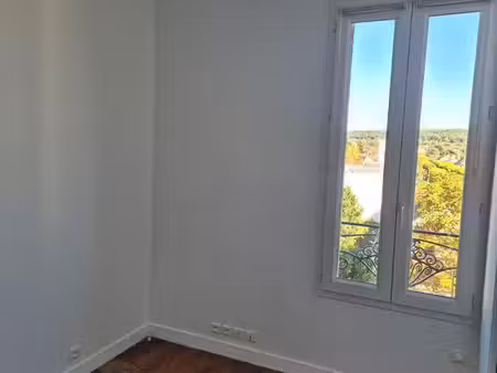 f2 (22 m2) bords de marne