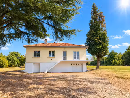 location maison 4 pièces 121 m² à auriac-sur-dropt (47120)