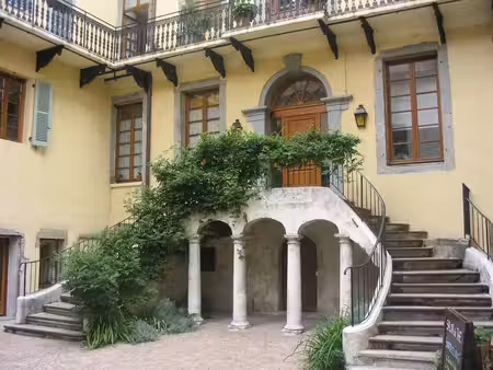2p+c - 12 rue jean jacques rousseau à annecy